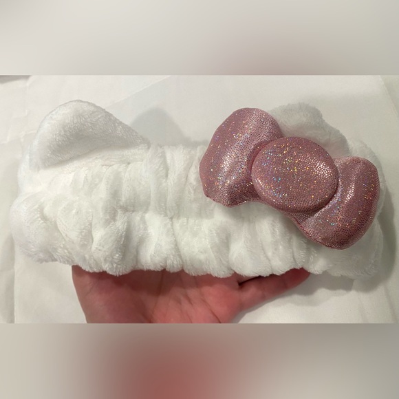 THE CRÈME SHOP X HELLO KITTY SPA HEADBAND - Picture 6 of 8